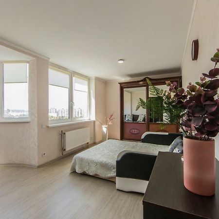 Super View, Luxury Apartment Near Chernihiv Metro. Kiev Dış mekan fotoğraf