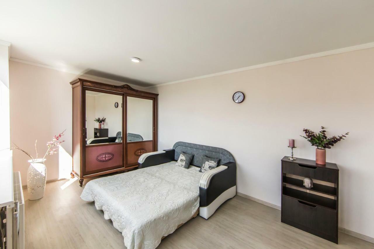Super View, Luxury Apartment Near Chernihiv Metro. Kiev Dış mekan fotoğraf