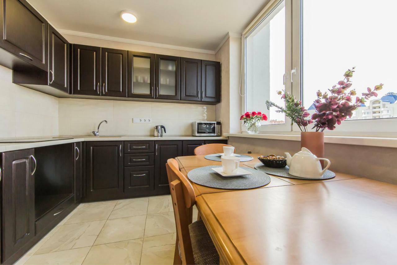 Super View, Luxury Apartment Near Chernihiv Metro. Kiev Dış mekan fotoğraf