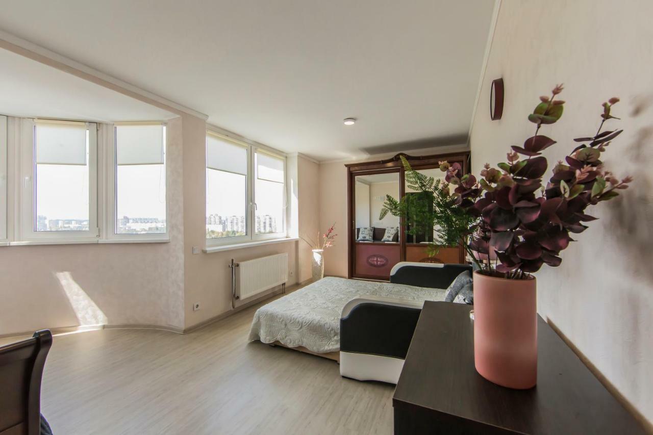 Super View, Luxury Apartment Near Chernihiv Metro. Kiev Dış mekan fotoğraf