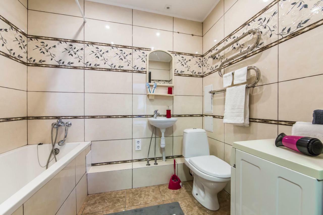 Super View, Luxury Apartment Near Chernihiv Metro. Kiev Dış mekan fotoğraf